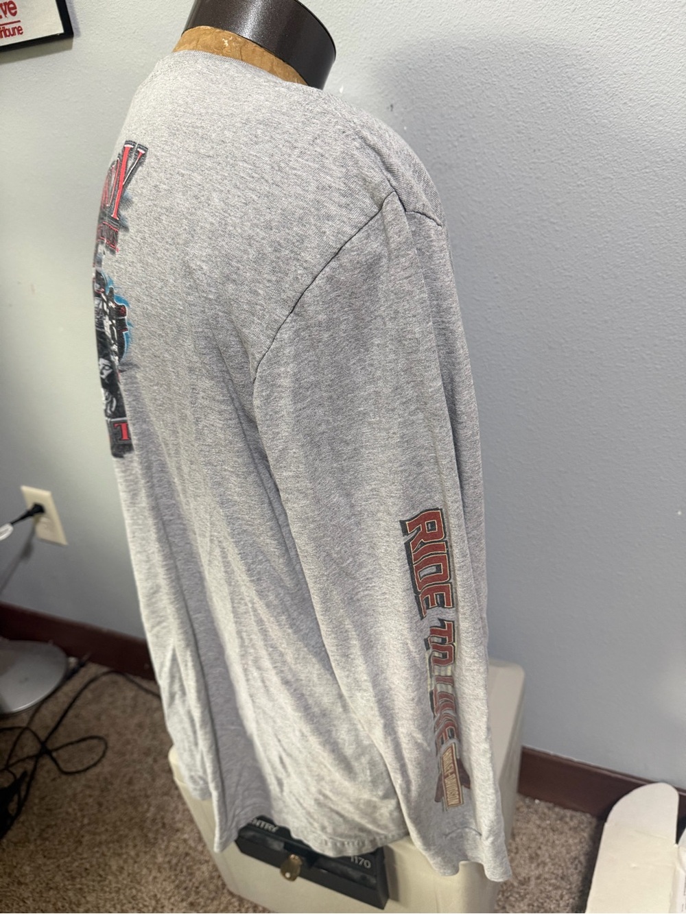 Harley-Davidson Beaumont, TX Men's Long Sleeve Pocket T-Shirt - Gray - Picture 4 of 5